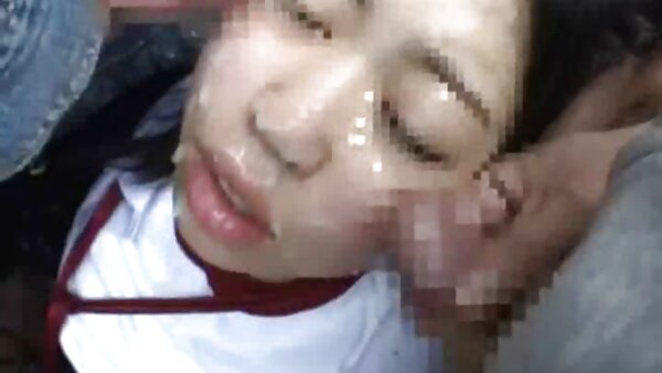 Awek berambut perang jalang Tammy memberikan blowjob seks video lucah POV